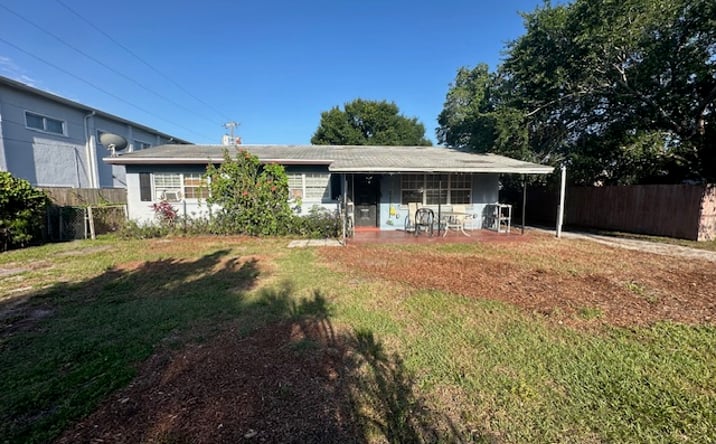 Pictures of Multifamily property located at 1620 Peachtree St, Melbourne, FL 32901 for sales - image #1