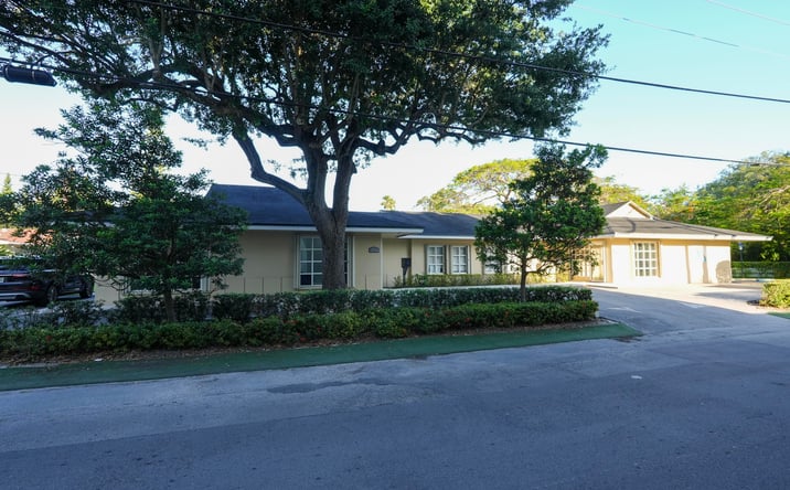 Pictures of Office property located at 8125 SW 120th St, Pinecrest, FL 33156 for sales - image #1