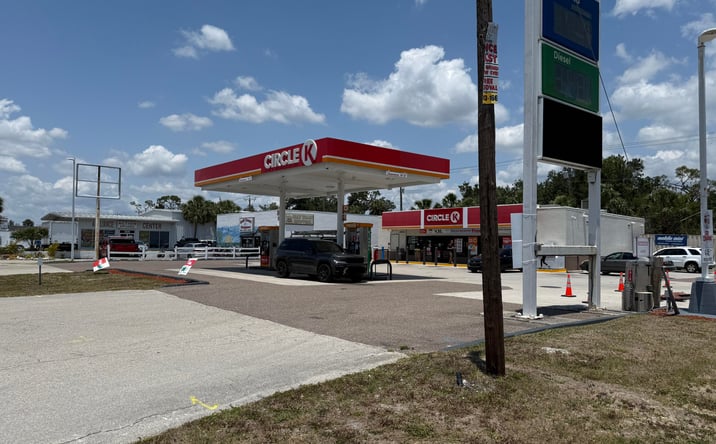 Pictures of Land, Retail property located at 2646 Tamiami Trl, Port Charlotte, FL 33952 for sales - image #1
