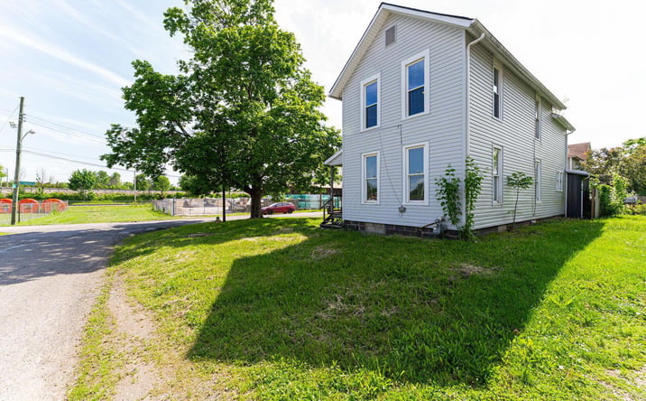 Pictures of Multifamily property located at 167 Essex Street, Newark, OH 43055 for sales - image #1