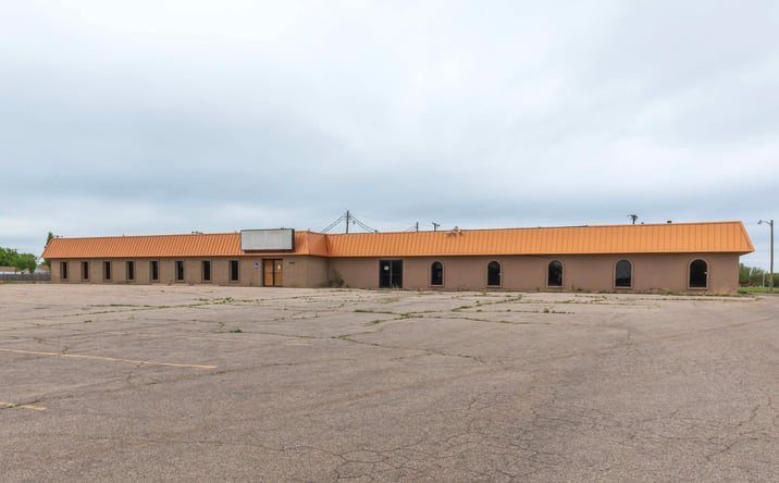 Pictures of Office, Retail property located at 2400 SE 27th Ave, Amarillo, TX 79103 for sales - image #1