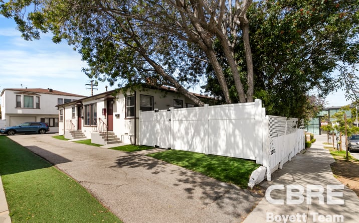 Pictures of Multifamily property located at 2302 32nd Street, Santa Monica, CA 90405 for sales - image #1