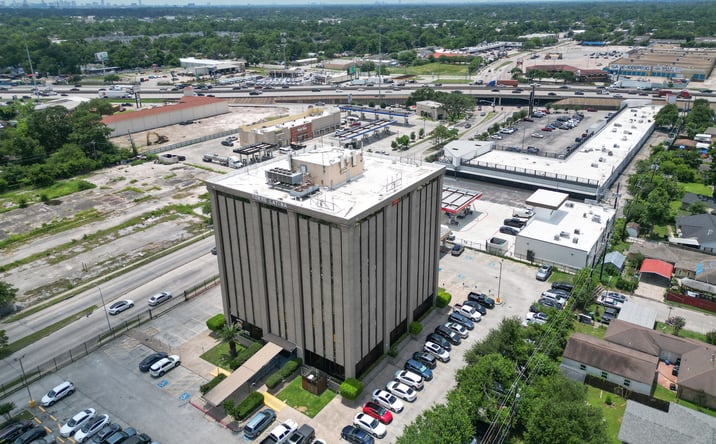 Pictures of Mixed Use, Office property located at 150 W Parker Rd, Houston, TX 77076 for sales - image #1