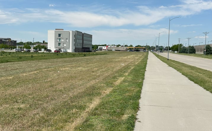 Pictures of Land property located at 33rd Street, Hastings, NE 68901 for sales - image #1