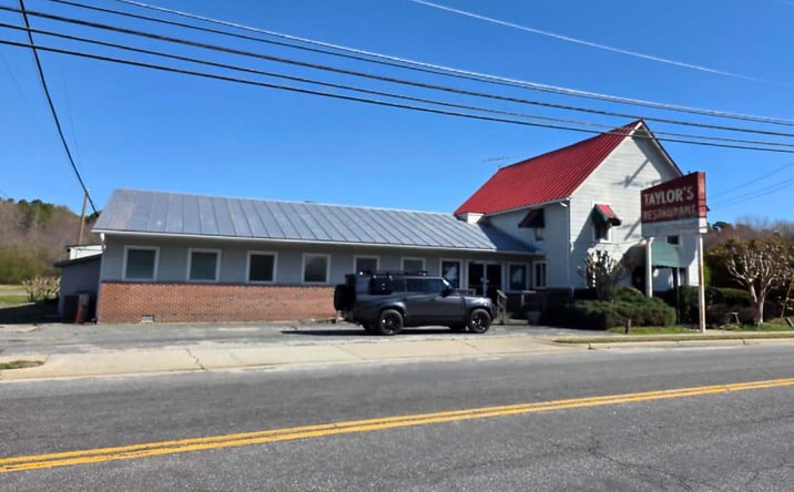 Pictures of Retail property located at 17321 General Puller Highway, Deltaville, VA 23043 for sales - image #1