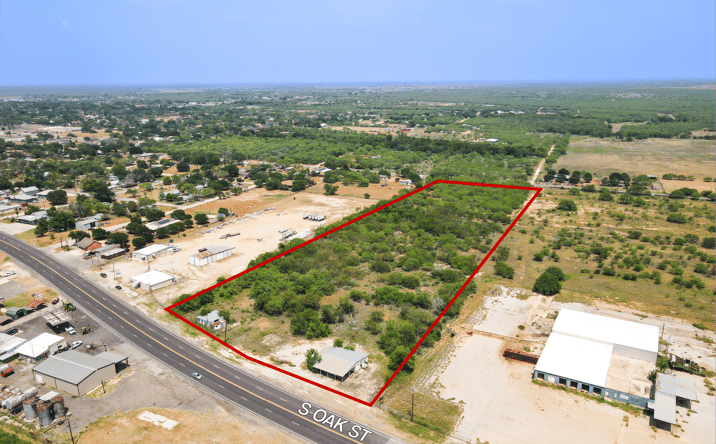 Pictures of Land property located at 1312 S Oak St, Pearsall, TX 78061 for sales - image #1