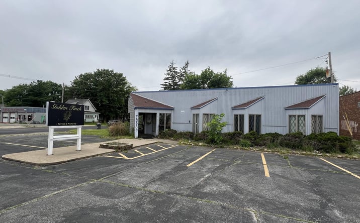 Pictures of Office, Retail property located at 3105 N Prospect Rd, Peoria, IL 61603 for sales - image #1