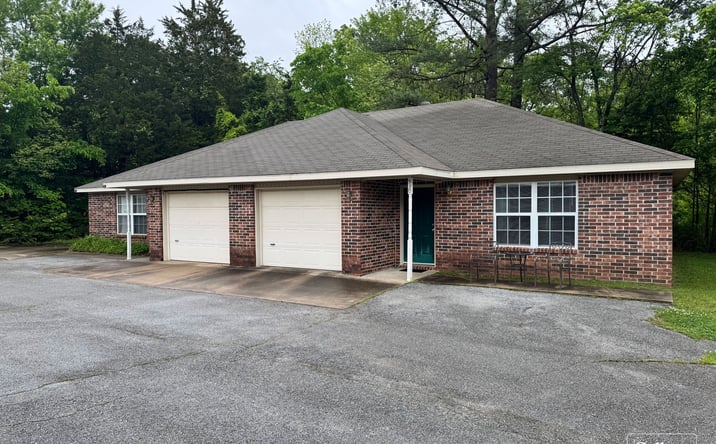 Pictures of Multifamily property located at 523 Dockery Ln, Fayetteville, AR 72701 for sales - image #1