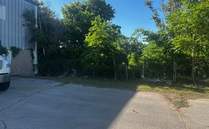 Pictures of Industrial property located at 1001 S 7th St, Clinton, OK 73601 for sales - image #1