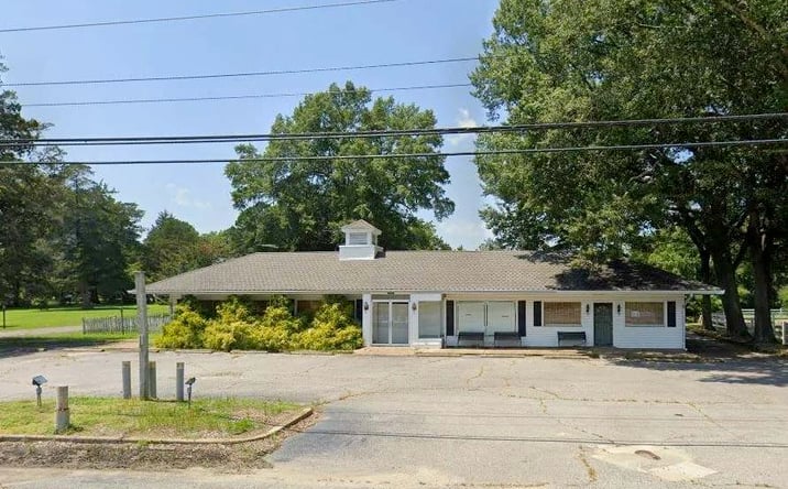Pictures of Retail, Hospitality, Land property located at Rolfe Hwy, Surry, VA 23883, Surry house County Inn, Surry, VA 23883, 51-57 Colonial Trail E, Surry, VA 23883, 11865 Rolfe Hwy, Surry, VA 23883, 73-79 Colonial Trail E, Surry, VA 23883 for sales - image #1