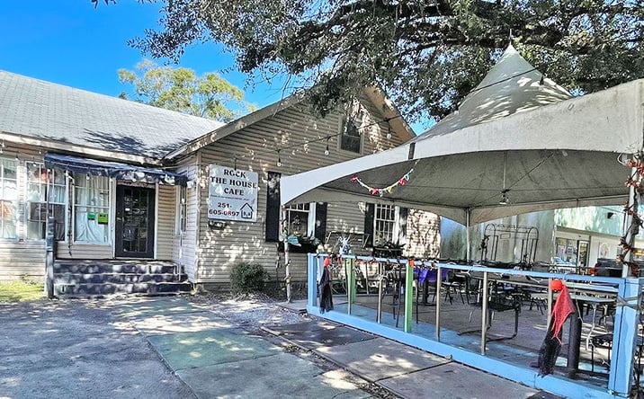 Pictures of Retail property located at 2206 Government Street, Mobile, AL 36606 for sales - image #1