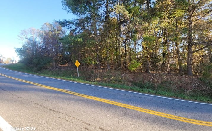 Pictures of Land, Multifamily property located at 5.57 ac N Main St., Hillsville, VA 24343 for sales - image #1