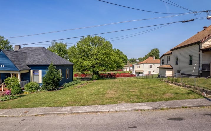 Pictures of Land, Multifamily property located at 716 Goodson Street, Bristol, VA 24201 for sales - image #1