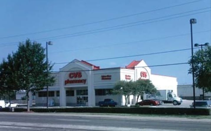 Pictures of Retail property located at 1811 East Arkansas Lane, Arlington, TX 76011 for sales - image #1