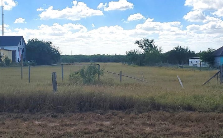 Pictures of Land, Multifamily property located at 38319 Mile 7 Road N, Penitas, TX 78576 for sales - image #1