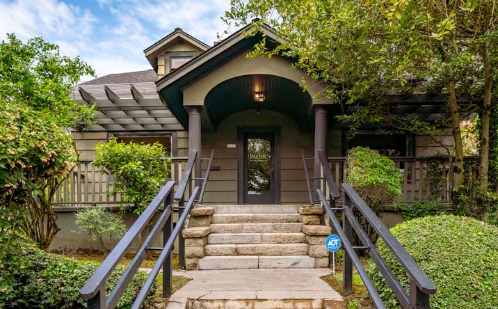 Pictures of Office property located at 3507 S Corbett Ave, Portland, OR 97239 for sales - image #1