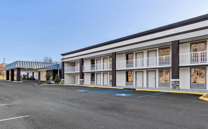 Pictures of Hospitality property located at 115 Liberty Branch Ln, Athens, TN 37303 for sales - image #1