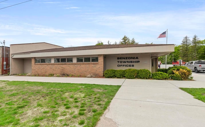 Pictures of Retail property located at 1020 Michigan Avenue, Benzonia, MI 49616 for sales - image #1