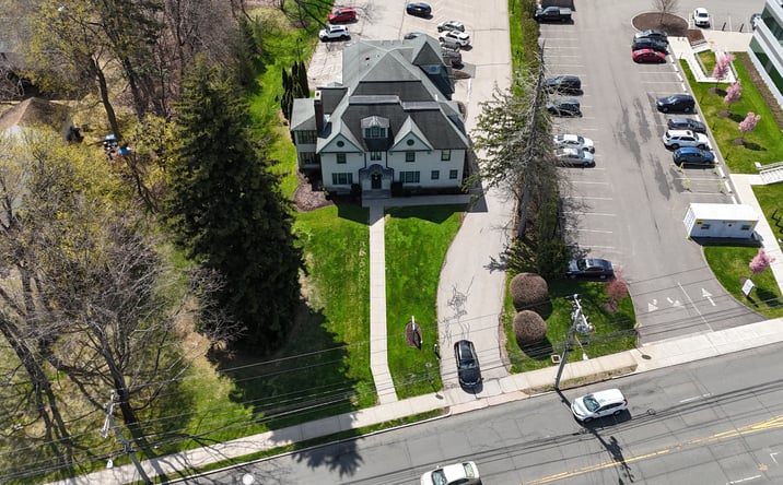image of property at 639 PARK RD West Hartford CT 06107-3443
