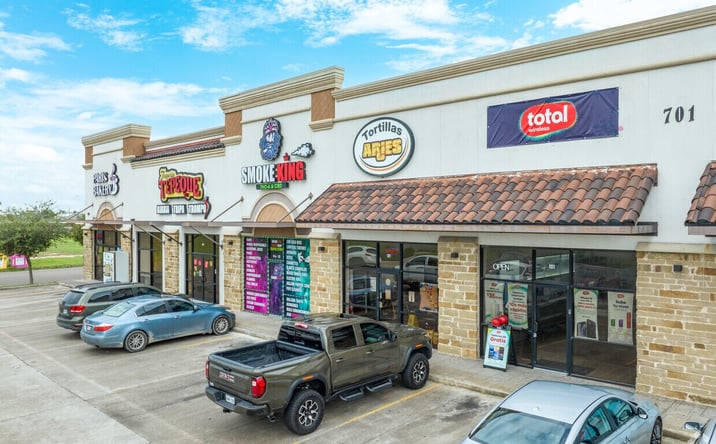 Pictures of Retail property located at 701 E Nolana Loop, Pharr, TX 78577 for sales - image #1