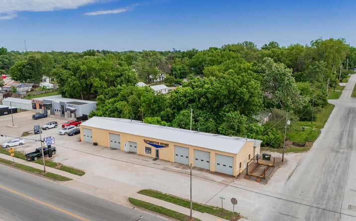 Pictures of Business for Sale, Mixed Use, Retail, Special Purpose property located at 1114 West Broadway Street, Bolivar, MO 65613 for sales - image #1