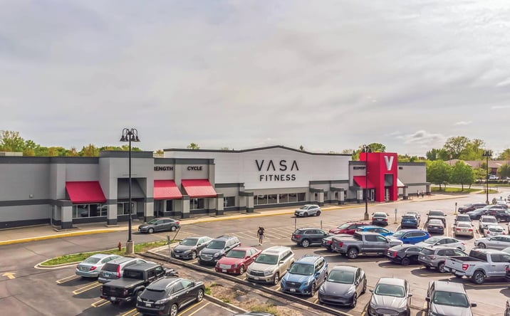 Pictures of Retail property located at 13995 W National Ave, New Berlin, WI 53151 for sales - image #1