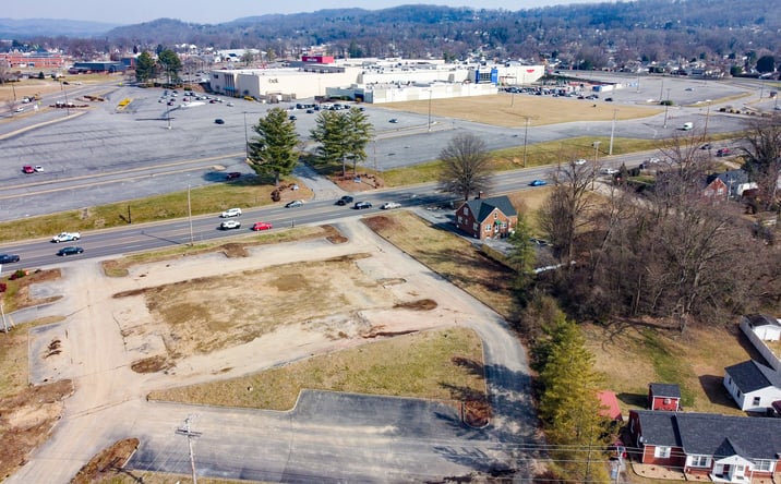Pictures of Retail, Office, Land property located at 2060 Fort Henry Dr, Kingsport, TN 37664 for sales - image #1
