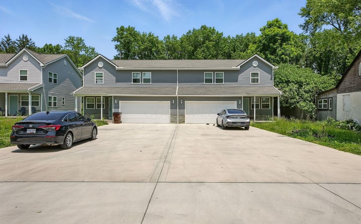 Pictures of Multifamily property located at 2568-2574 Clybourne Road, Columbus, OH 43231 for sales - image #1