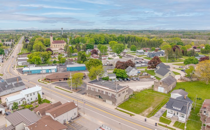 Pictures of Retail property located at 1302 main st, st cloud, Saint Cloud, WI 53079 for sales - image #1