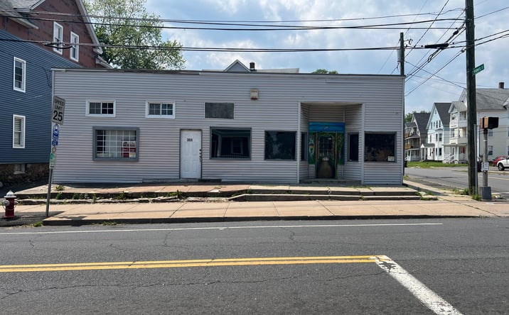 Pictures of Retail property located at 351 S Main St, New Britain, CT 06051 for sales - image #1