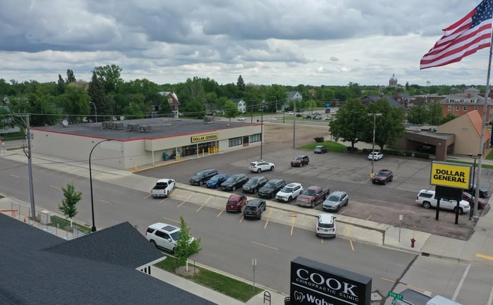 Pictures of Retail property located at 824 Dakota Ave, Wahpeton, ND 58075 for sales - image #1