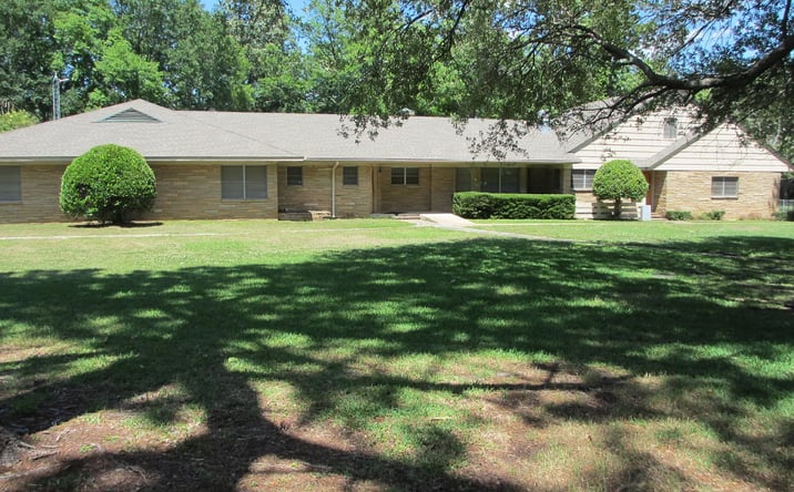 Pictures of Mixed Use, Retail, Special Purpose property located at 1009 Brook Drive, Kilgore, TX 75662 for sales - image #1