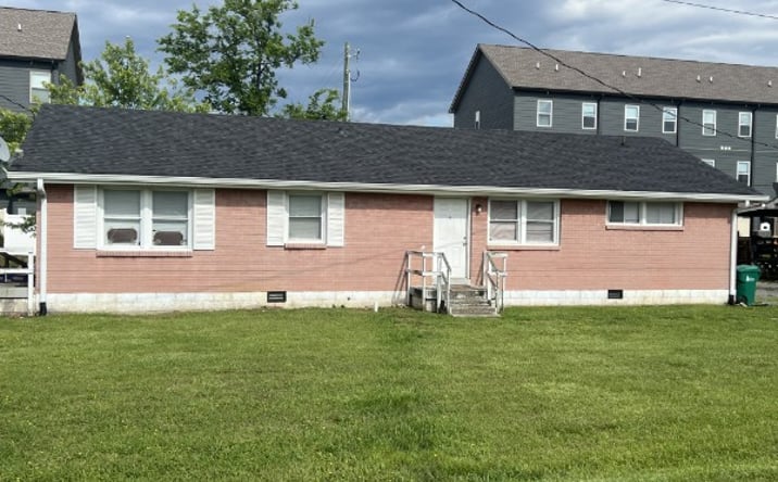 Pictures of Multifamily property located at 713 Kent Dr, Lebanon, TN 37087 for sales - image #1