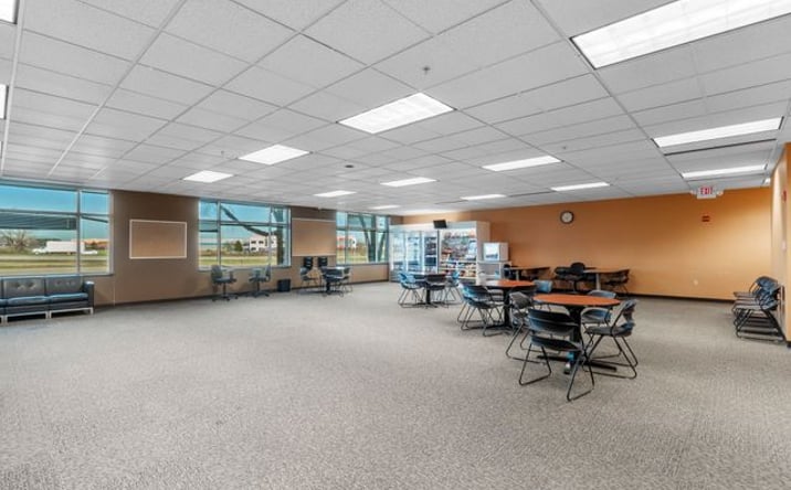 Pictures of Office property located at 111 Corporate Office Dr, Earth City, MO 63045 for sales - image #1