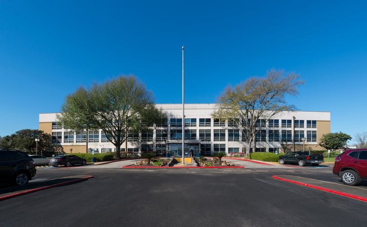 Pictures of Office property located at 7407 North Fwy, Houston, TX 77076 for sales - image #1