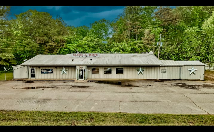 Pictures of Retail property located at 11180 US-79, Springville, TN 38256 for sales - image #1