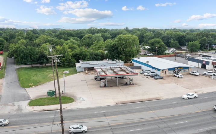 Pictures of Retail property located at 401 N Timberland Dr, Lufkin, TX 75901 for sales - image #1