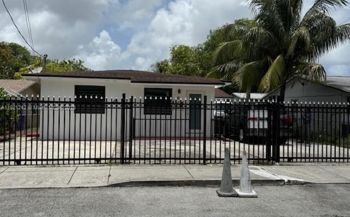 Pictures of Multifamily property located at 67 NW 34th St, Miami, FL 33127 for sales - image #1