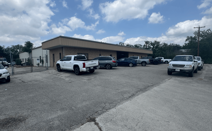 image of property at 3 BURWOOD LN San Antonio TX 78216-7038