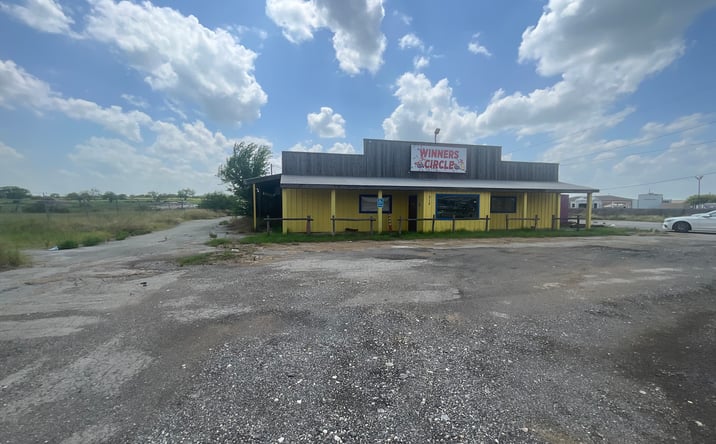 Pictures of Retail property located at 312 S Sunset Strip St, Kenedy, TX 78119 for sales - image #1