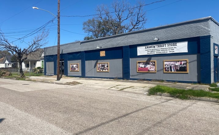 Pictures of Retail property located at 2102 Common Street, Houston, TX 77009 for sales - image #1