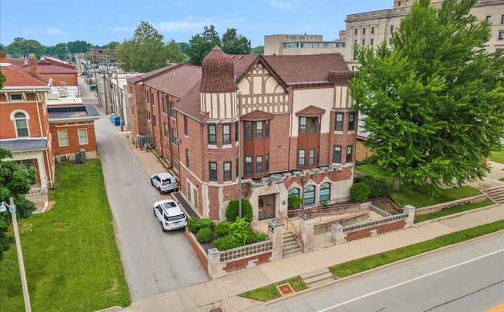 Pictures of Office property located at 615 S 2nd St, Springfield, IL 62704 for sales - image #1