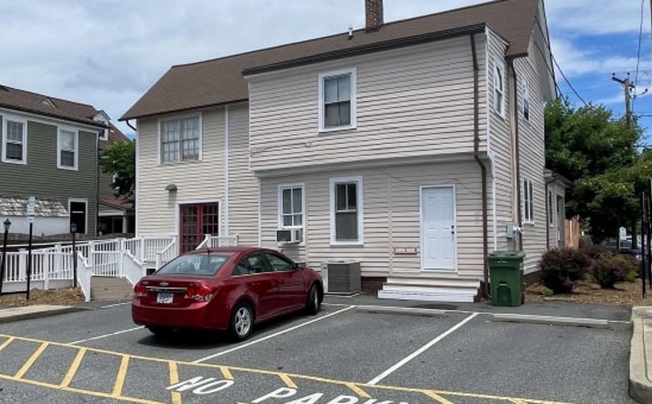 Pictures of Office property located at 406 Amelia St, Fredericksburg, VA 22401 for sales - image #1