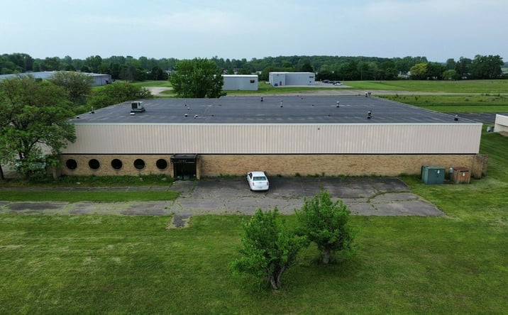 Pictures of Office, Industrial property located at 3027 Airpark Dr N, Flint, MI 48507 for sales - image #1