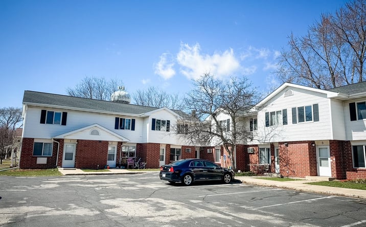 Pictures of Multifamily property located at 20 Countryside Drive, Evansville, WI 53536 for sales - image #1