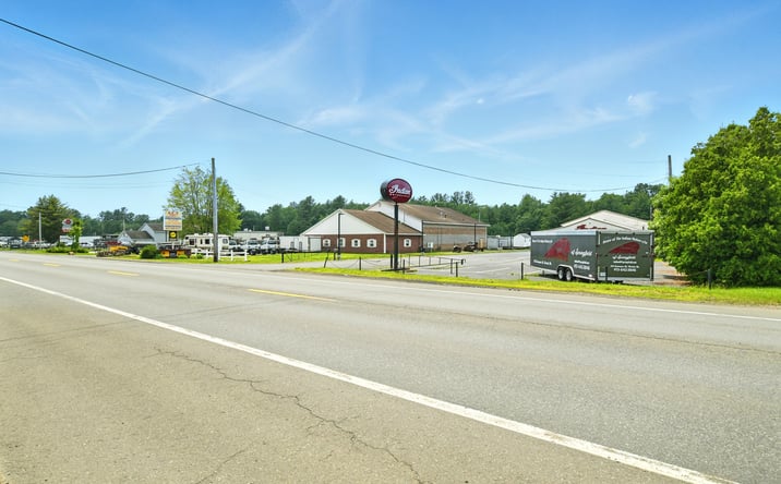 Pictures of Office, Retail property located at 962 Southampton Rd, Westfield, MA 01085 for sales - image #1