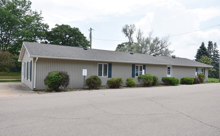 Pictures of Office property located at 819 1st St E, Independence, IA 50644 for sales - image #1