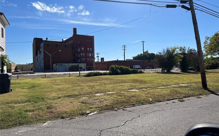 Pictures of Land property located at 2nd and A NW, Ardmore, OK 73401 for sales - image #1