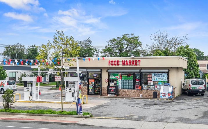 Pictures of Retail property located at 257 Bay Shore Road, Babylon, NY 11729 for sales - image #1