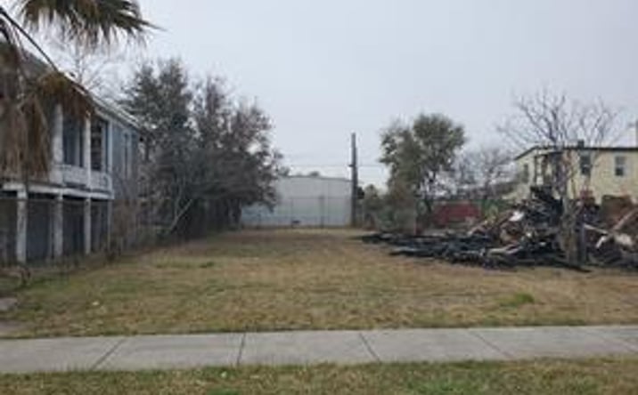Pictures of Land property located at 2710 Avenue K, Galveston, TX 77550 for sales - image #1
